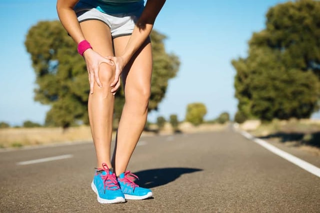 ACL-inury-knee-pain-woman-runner