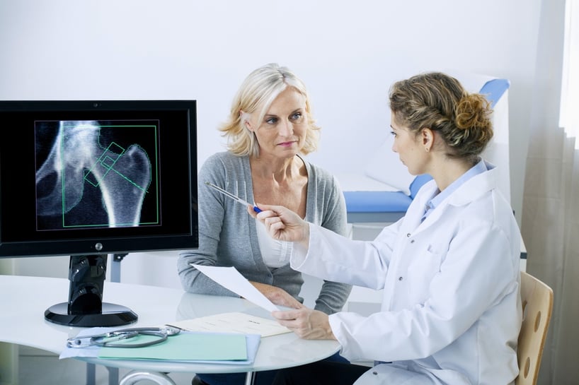 osteoporosis-consultation-woman