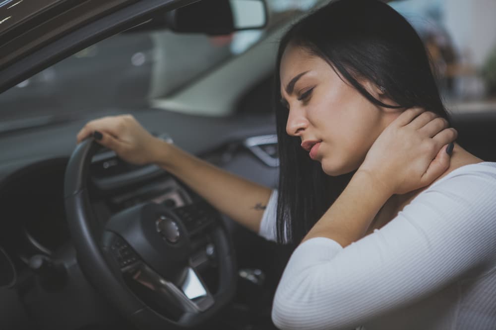 Why and How the Shoulder and Knee can be Affected in a Car Accident -  Stridewell